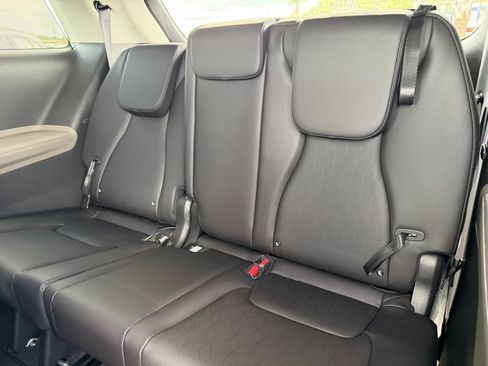 New 2027 Kia Carnival EX FWD image 21