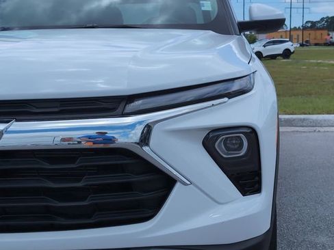 Used 2025 Chevrolet TrailBlazer LT AWD/4WD image 12
