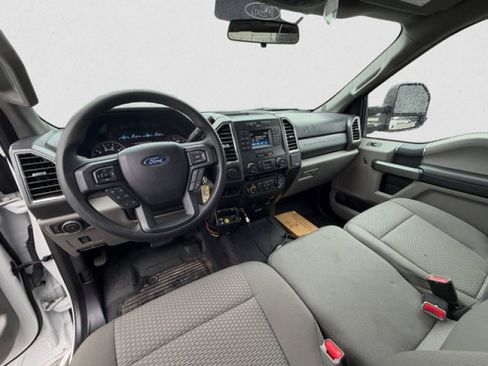 Used 2017 Ford F250 XLT w/ XLT Value Package AWD/4WD image 11