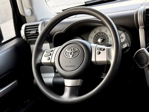 Used 2012 Toyota FJ Cruiser 4WD w/ Convenience Pkg image 14