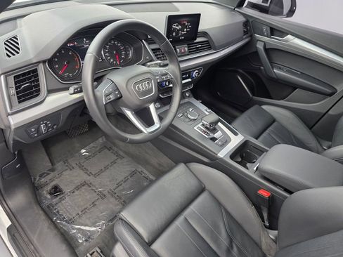 Used 2020 Audi Q5 2.0T Premium w/ Titanium Sport Package AWD/4WD image 10
