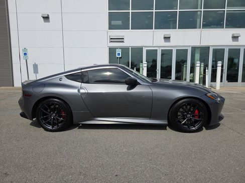 Used 2024 Nissan Z Performance w/ Floor Mat Package RWD image 2
