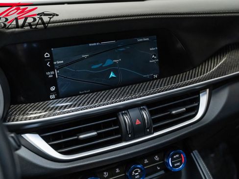 Used 2022 Alfa Romeo Stelvio Quadrifoglio image 40