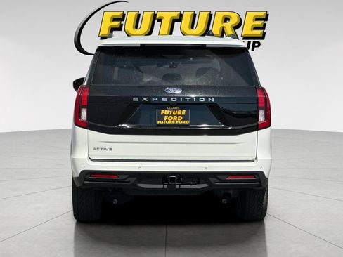 Certified 2025 Ford Expedition Active AWD/4WD image 4