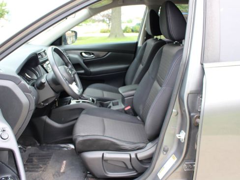 Used 2017 Nissan Rogue S w/ S Appearance Package AWD/4WD image 13
