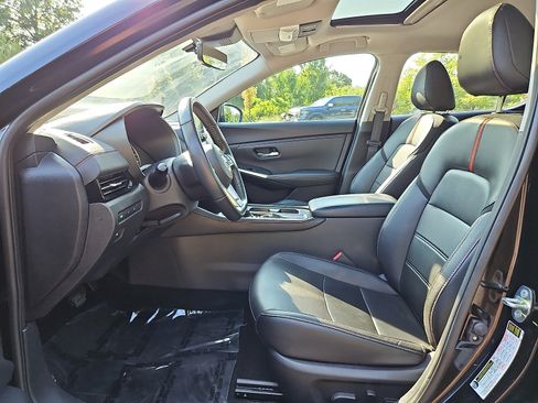 Certified 2023 Nissan Sentra SR w/ SR Premium Package FWD image 13