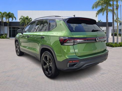 Used 2025 Volkswagen Taos SE AWD/4WD image 5