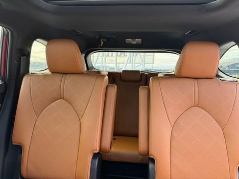 Certified 2024 Toyota Highlander Platinum AWD/4WD image 20