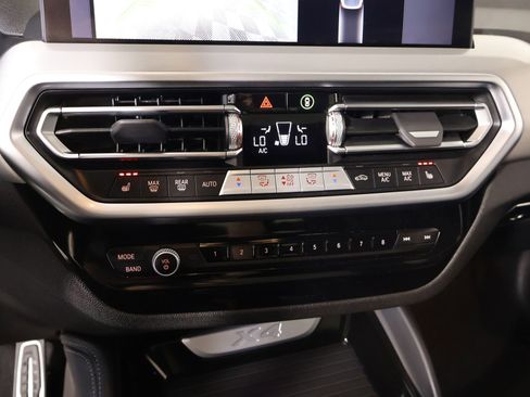 Used 2025 BMW X4 xDrive30i image 8