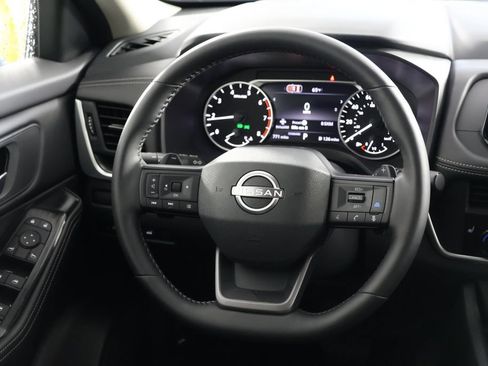 Used 2026 Nissan Rogue SV w/ Cold Weather Package FWD image 10