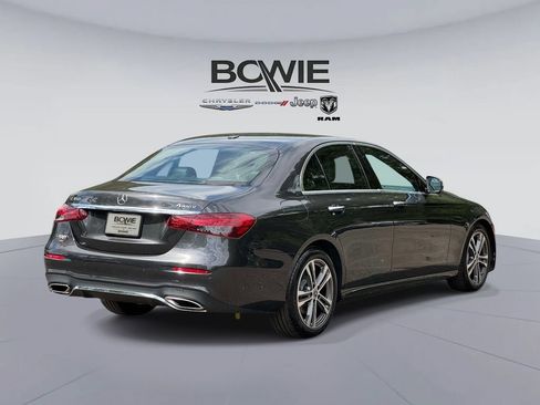 Used 2023 Mercedes-Benz E 350 4MATIC Sedan image 2
