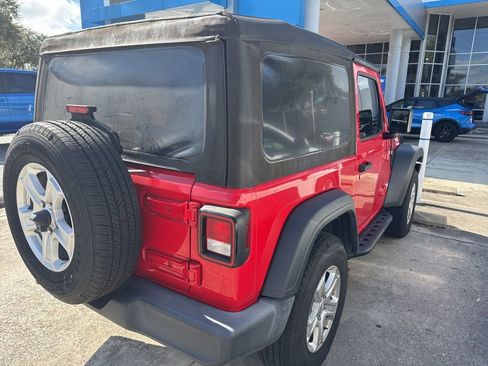 Used 2021 Jeep Wrangler Sport S image 7