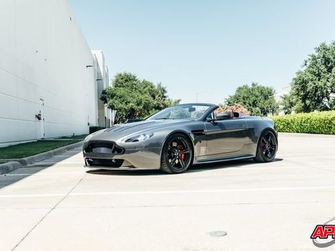 Used 2009 Aston Martin V8 Vantage Roadster RWD image 59