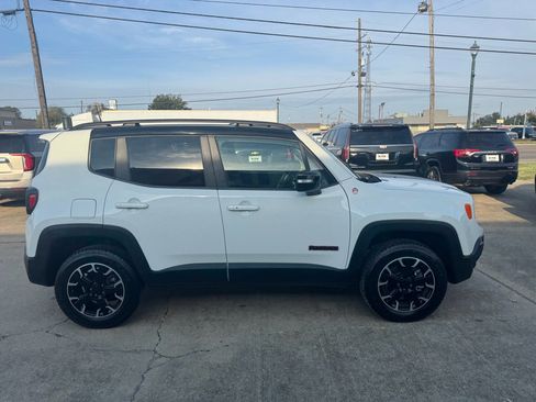 Used 2023 Jeep Renegade Trailhawk w/ Trailhawk Elite Group image 6