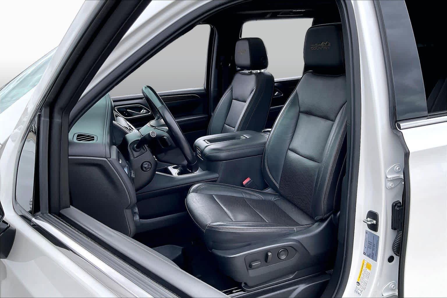 Used 2021 Chevrolet Tahoe High Country w/ Premium Package AWD/4WD image 8