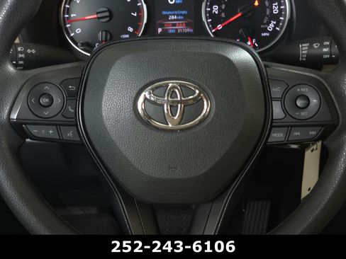 Used 2021 Toyota RAV4 LE FWD image 22