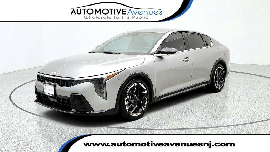 Used 2025 Kia K4 GT-Line FWD image 1