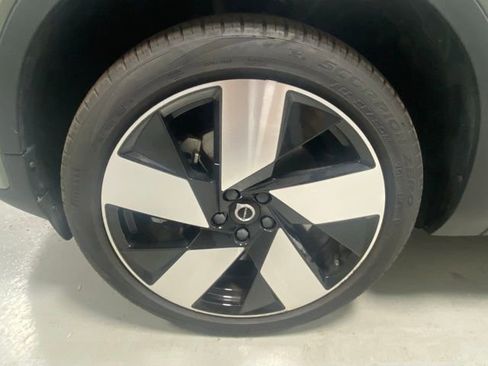 Used 2023 Volvo XC40 Recharge Ultimate w/ Protection Package Premier AWD/4WD image 5