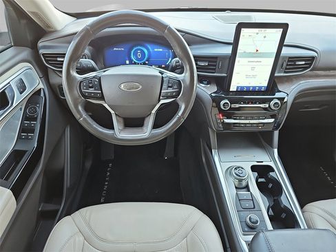Used 2022 Ford Explorer Platinum w/ Equipment Group 601A image 17