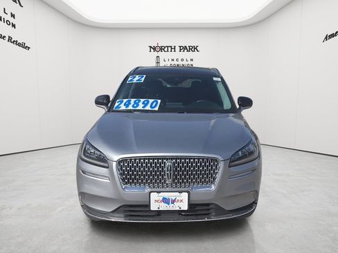 Used 2022 Lincoln Corsair AWD w/ Premium Package image 8