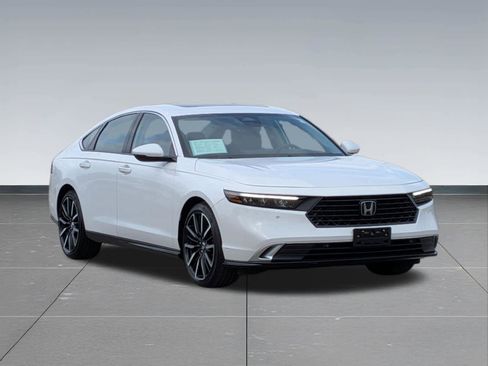 Certified 2023 Honda Accord Touring image 7