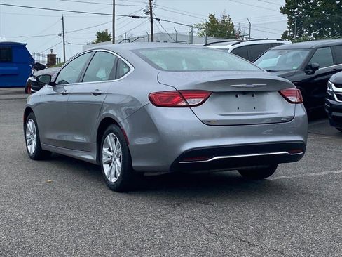 Used 2016 Chrysler 200 Limited image 3