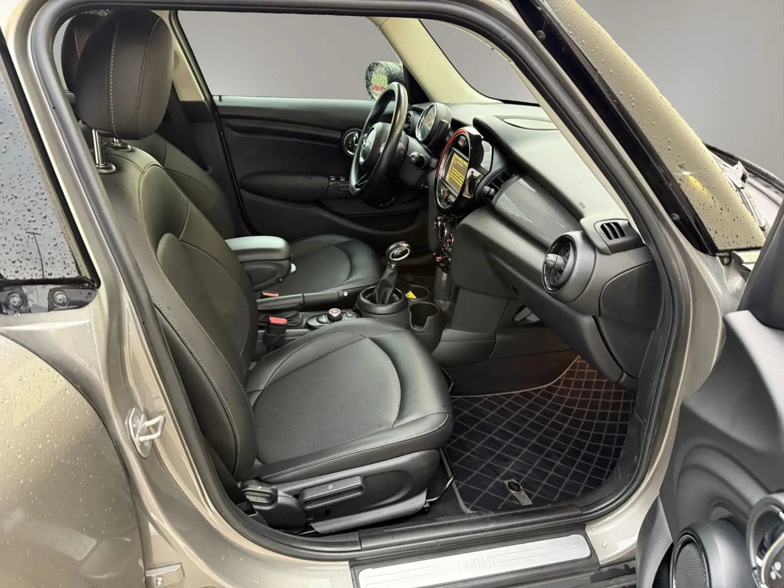 Used 2017 MINI Cooper 4-Door Hardtop FWD image 19