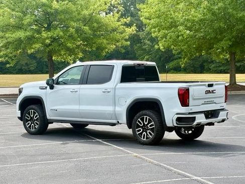 Used 2024 GMC Sierra 1500 AT4 w/ Technology Package AWD/4WD image 4