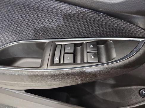 Used 2018 Chevrolet Cruze LT w/ Convenience Package FWD image 30