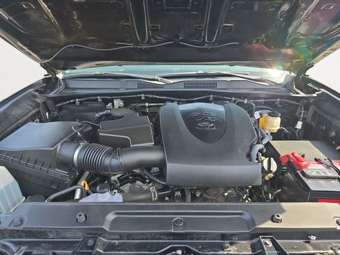 Used 2022 Toyota Tacoma Limited w/ Nightshade Package image 25