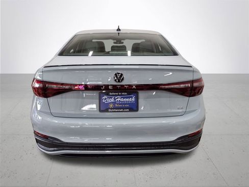 New 2026 Volkswagen Jetta SE image 11