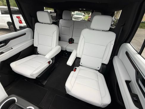 New 2026 Chevrolet Tahoe Premier AWD/4WD image 16