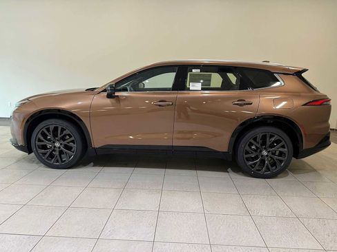 New 2026 Toyota Crown Signia Limited w/ Advanced Technology Package image 3