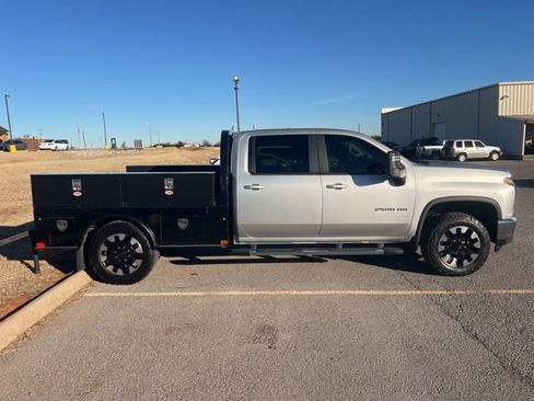 Used 2020 Chevrolet Silverado 2500 LT w/ Convenience Package image 12