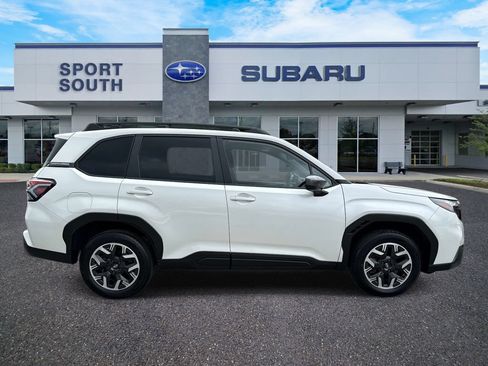 Certified 2025 Subaru Forester Premium w/ Convenience Package #1 AWD/4WD image 2