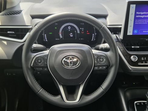Used 2025 Toyota Corolla XLE FWD image 15