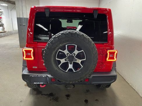 Certified 2019 Jeep Wrangler Unlimited Rubicon w/ Dual Top Group image 8