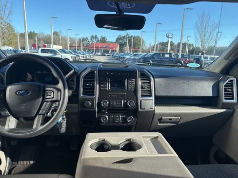 Used 2016 Ford F150 XLT image 15