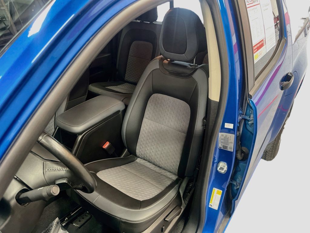 Used 2022 Chevrolet Colorado Z71 AWD/4WD image 19