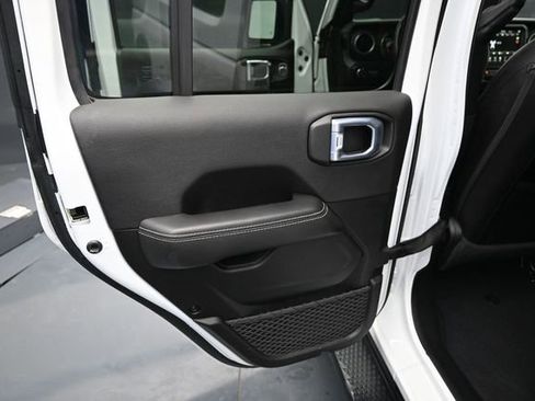 Used 2021 Jeep Wrangler Unlimited Sahara w/ Uconnect 4C Nav & Sound Group AWD/4WD image 38