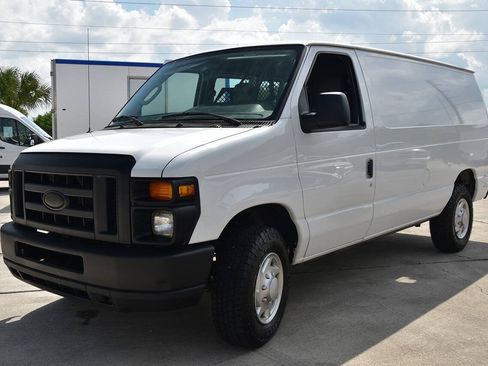 Used 2014 Ford E-250 and Econoline 250 w/ Power Group RWD image 3