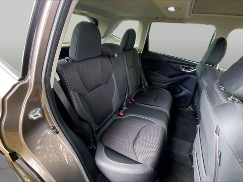 Used 2023 Subaru Forester Premium AWD/4WD image 27