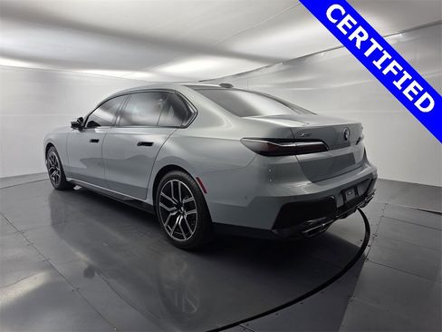 Used 2023 BMW 760i xDrive w/ Luxury Rear Seating Package image 6