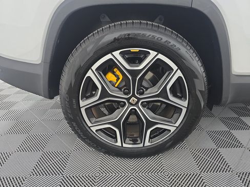 Used 2024 Rivian R1S Adventure AWD/4WD image 12