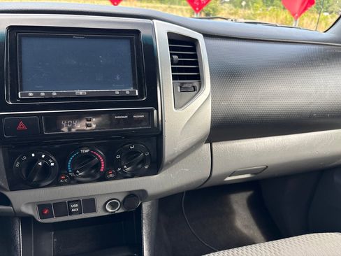 Used 2014 Toyota Tacoma 4x4 Double Cab w/ SR5 Package image 15