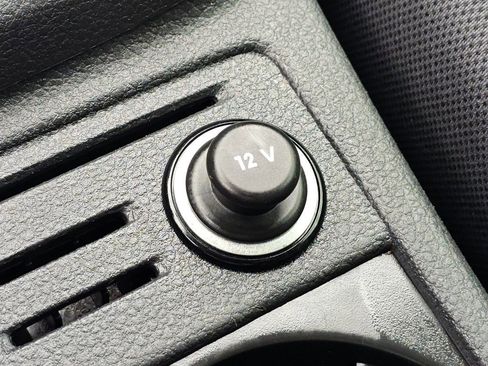 Used 2019 Volkswagen Golf S image 15