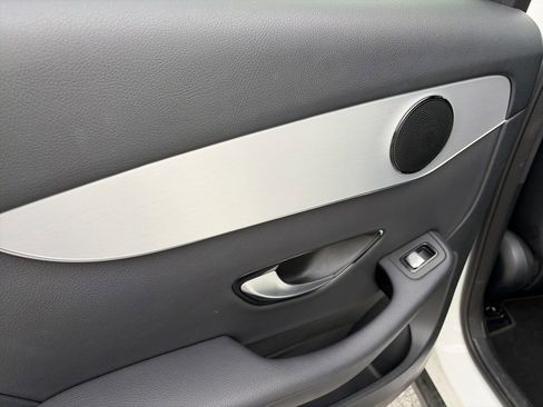 Used 2020 Mercedes-Benz GLC 300 GLC 300 image 15