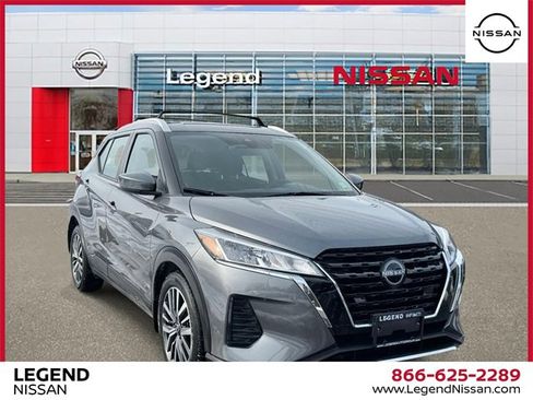 Used 2023 Nissan Kicks SV w/ Exterior Package image 1