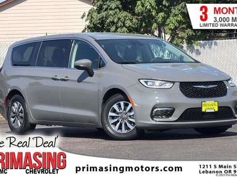 Used 2023 Chrysler Pacifica Touring-L FWD image 1