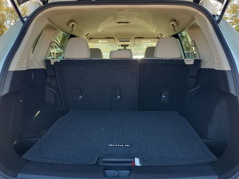 Certified 2023 Nissan Rogue SV image 10